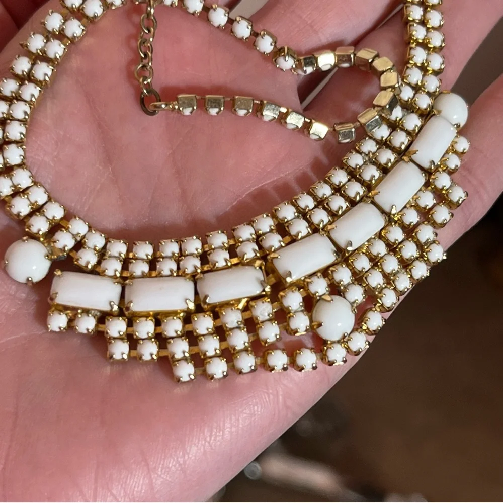 Antique 1940's Retro Art Deco White Milk Glass Emerald Cut Choker Necklace